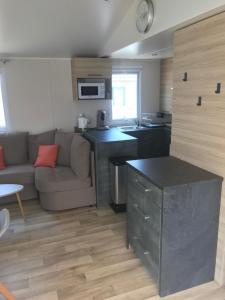 Maisons de vacances MOBIL HOME camping le Mar Estang bord de plage : photos des chambres