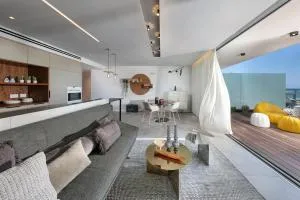 Beach Lux Apartment - Bat Gallim