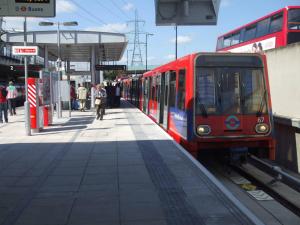 Stunning four bedroom house close to Excel, O2 & Central London with free parking