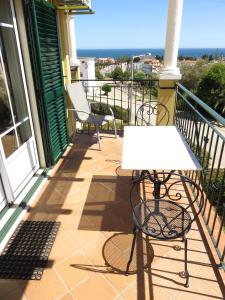 Apartamento T1 com vista mar perto da Praia N.ª Sra. da Rocha