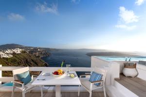 Aqua Mare Luxury Suites Santorini Greece