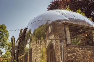 Dixie Airstream - Retro 1970s American Airstream close to Windermere