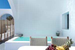 Aqua Mare Luxury Suites Santorini Greece