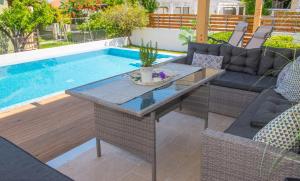 Acharavi Beach Villa