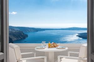 Aqua Mare Luxury Suites Santorini Greece