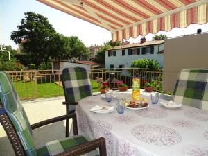 Olga Apartment Near the Beach