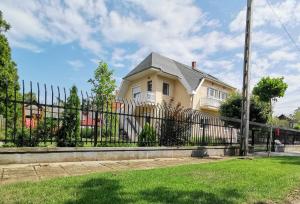 Family Garden Apartmanház