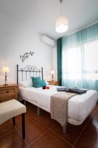 Holidays2Torremolinos Apartamento de 3 dormitorios con terraza y piscina comunitaria