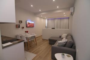 Lakones Deluxe Suites A