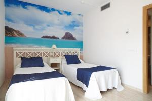 Room #4727311 room in Hostal Mar y Huerta