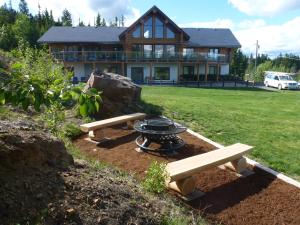 Little Black Bear LodgeB&B