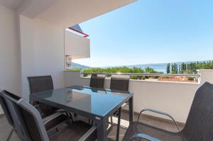 Apartman Mira- Omis 