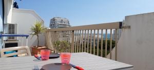 Appartements Le Semaphore - studio climatise, grande terrasse vue mer - parking, wifi : photos des chambres