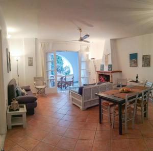 Pine Trees and Sea View Houses in Hydra - Daphne, Chloe, Myrto, Eleni