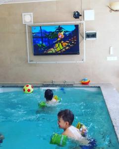 Manora guest pool house Sucuraj