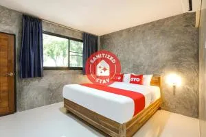 Ban Suan Lung Mike - Ban Phae Khwang