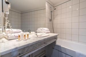 Hotels Hotel Ours Blanc - Place Victor Hugo : photos des chambres