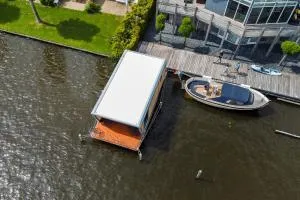 Luxe Houseboat Skoft - Raerd
