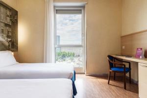 Twin Room room in B&B Hotel Milano Aosta