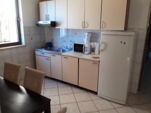 Apartments Damir 2838