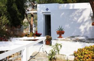Le Grand Bleu Sifnos Sifnos Greece