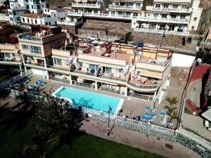 Golden Beach n 12, top floor apartment with private roof terrace by El Sirocco