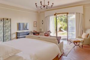 Deluxe Junior Suite with Garden View room in Belmond Villa San Michele