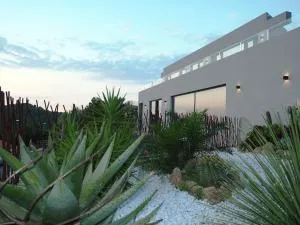Casa Lou, architect villa with heated pool at Begur, 470m2 - Regencós