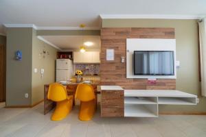 GRAMADO SOLAR REAL - 2 APTS de 2 quartos no mesmo prédio, cada um comporta até 7 pessoas - IDEAL PARA GRUPOS - central - IDEAL PARA ANDAR A PÉ, nesta plataforma desde janeiro de 2016, oferecemos CREDIBILIDADE - seu PET é bem-vindo - GARAGEM COBER