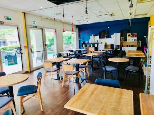 Hotels ibis Strasbourg Aeroport Le Zenith : photos des chambres