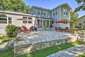 Spacious Lake Placid Retreat with Gorgeous Views! - McQueeney