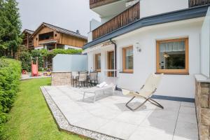 Apartment with Garden View