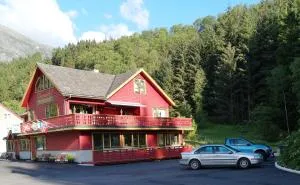 Kvamsdal Pensjonat 3 - Erdal