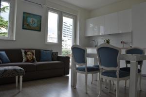 Apartment Seven