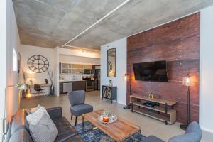 Gaze at Sprawling Green Vistas Through Walls of Windows