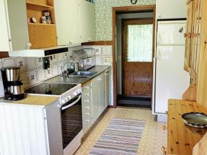 6 person holiday home in BRASTAD