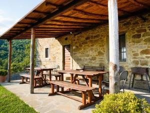  Spacious Holiday Home with Swimming Pool in Anghiari, Pension in La Torre bei Caprese Michelangelo