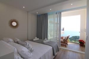 Lakones Deluxe Suites A
