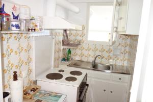 Nea Styra seafront apartment with stunning view