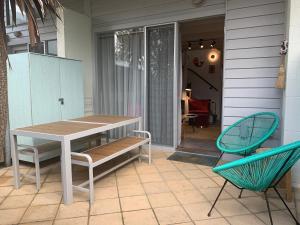 Sorrento Back Beach Apartment at Oceanic Apt 7
