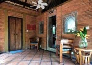 HIDDEN HEAVEN Rumah Barong