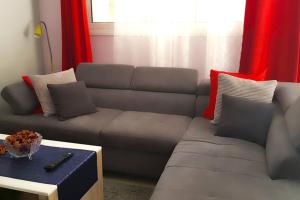 Renovated lovely apartment near airport & sea