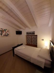 BMP APARTMENT DELUXE 1 JACUZZI RISCALDATA PRIVATA vista Lago di Garda