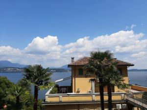 BMP APARTMENT GIOIOSA 1 terrazza vista Lago