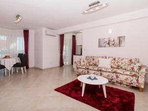 Apartment Villa Nikaroni 2