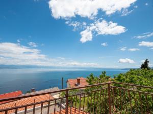 Apartment Ema-1 by Interhome