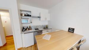 Aux bons amis - ParlementOrangerie