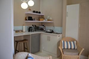 Caulfield Self Catering Apartment #SOLAR ENERGY - NO LOADSHEDDING