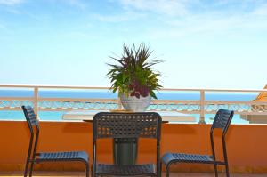 Level 3 Sea View Studio