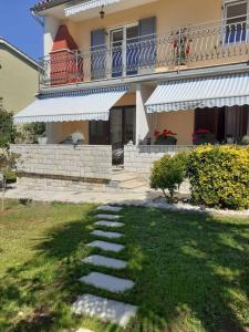 Apartman Bowie & Apartment Morgan